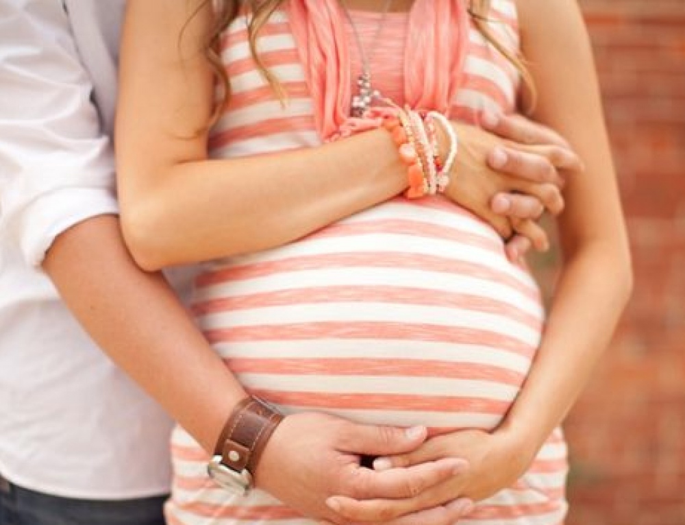 Фото беременной с мужем и дочкой фото