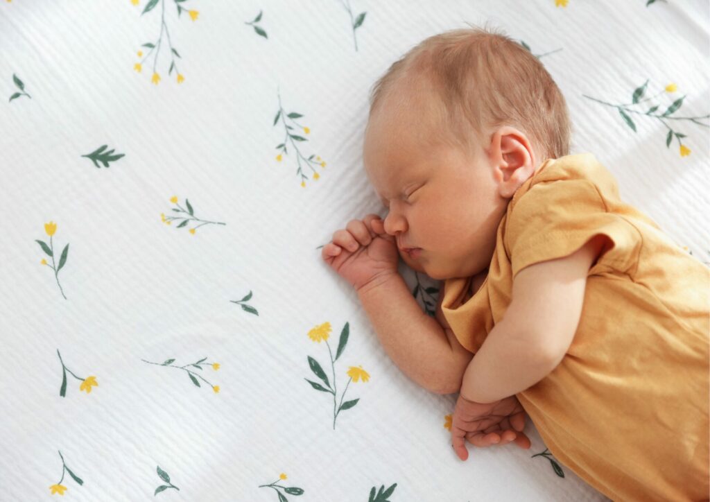 "Parents discutant du sommeil de l'enfant", "Atelier sur les routines du soir animé par Les P’tits Sages"