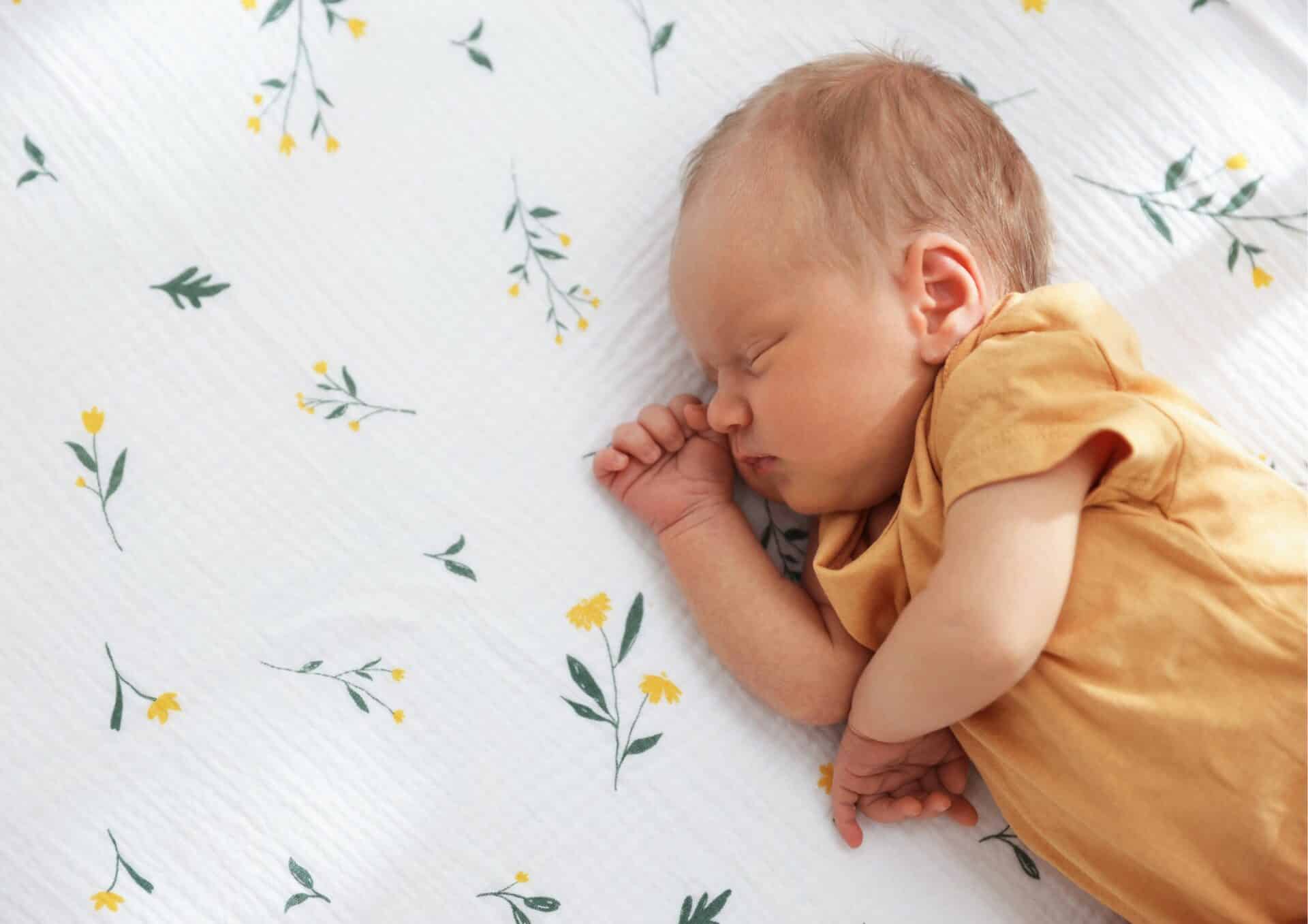 "Parents discutant du sommeil de l'enfant", "Atelier sur les routines du soir animé par Les P’tits Sages"